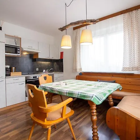 Haus Kinspergher Apartamento