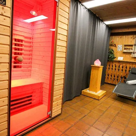 Haus Kinspergher アパート